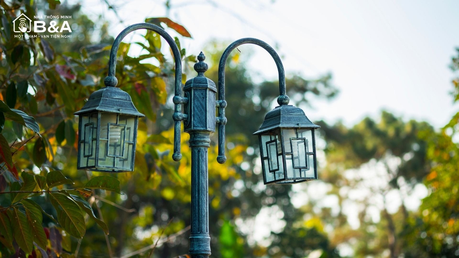 Top 10+ mẫu đèn sân vườn xu hướng được nhiều gia đình lựa chọn nhất hiện nay 11 Đèn trụ sân vườn cao cấp